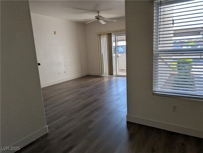 Building Photo - 7255 W Sunset Rd