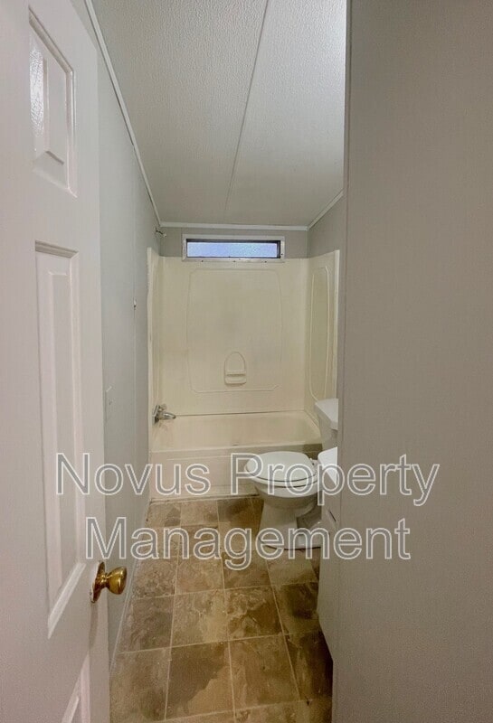 Building Photo - 249 Oakleigh Dr