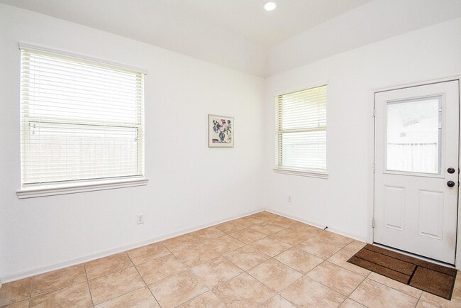 Building Photo - 6410 Papaya Bend Dr