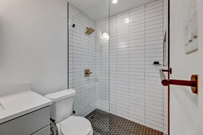 Building Photo - 1743 Cricket Hollow Dr