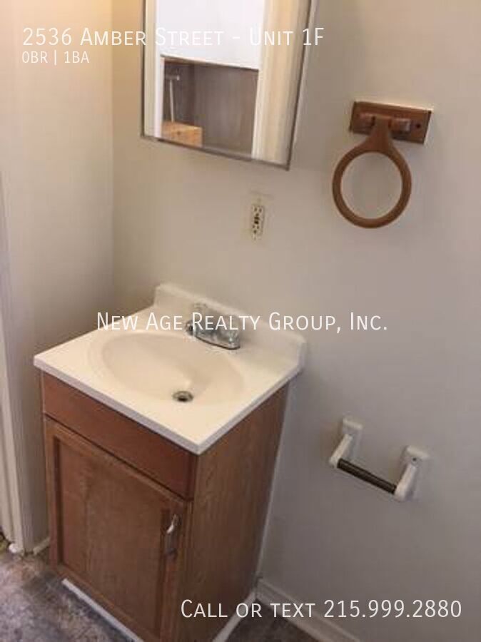 Building Photo - 2536 Amber St