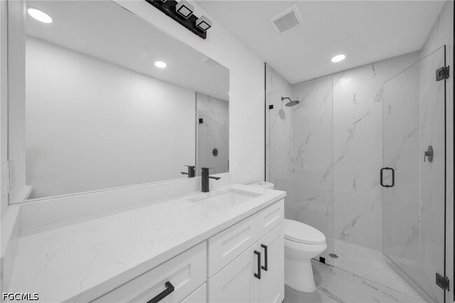Building Photo - 4986 Fairway Ct