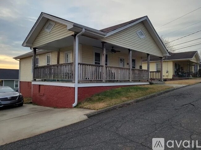 Building Photo - 295 Thirteenth St