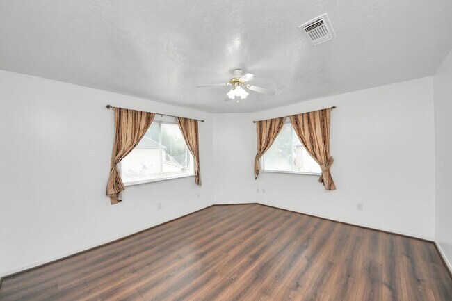 Building Photo - 3138 Waters View Dr