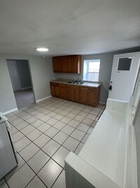 Building Photo - 534 Cherry St