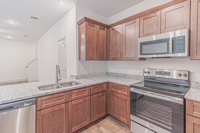 Building Photo - 7411 Gramercy Way
