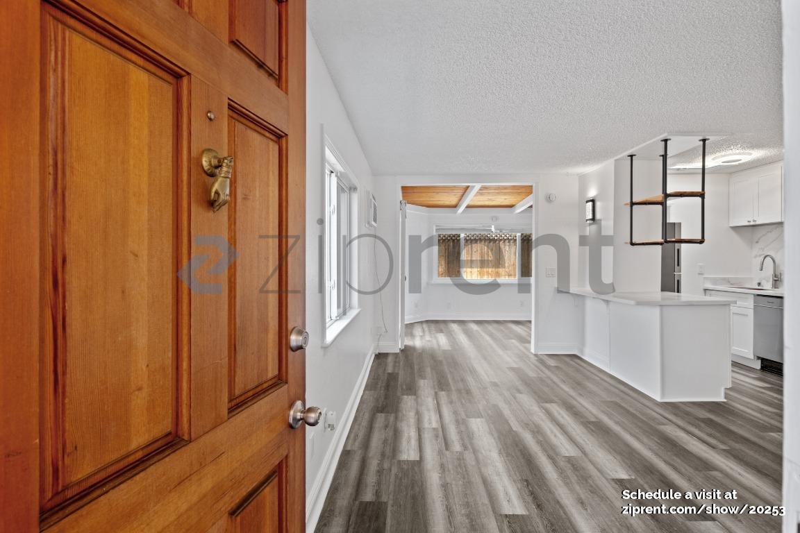 Building Photo - 127 11th St
