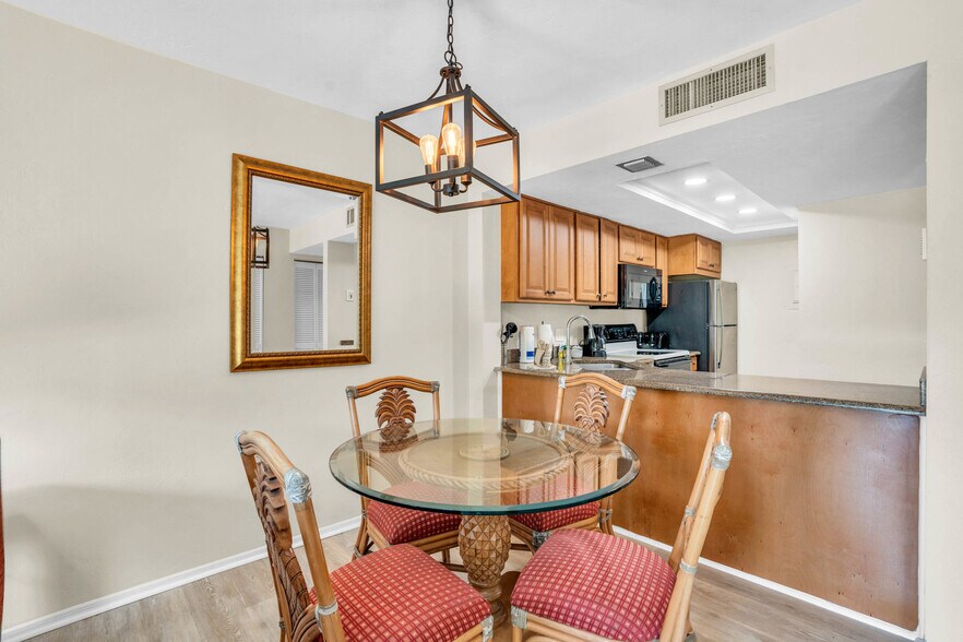 Building Photo - 600 Neapolitan Way