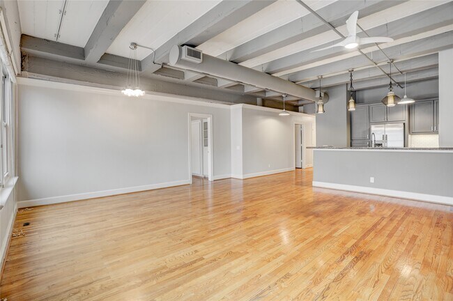 Building Photo - 1120 Texas St