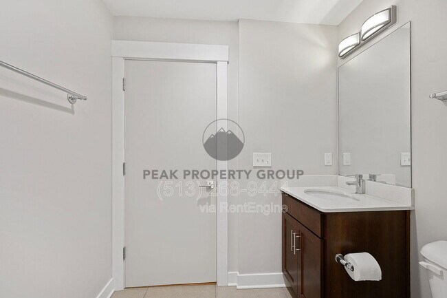 Building Photo - 412 E 13th St
