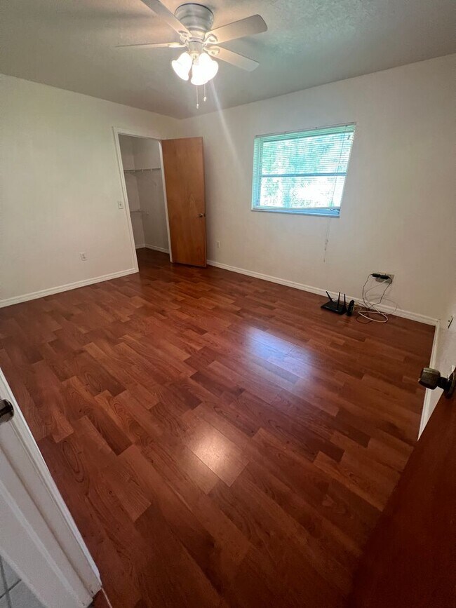 Building Photo - $1,696 - Annual Rental * 3 Bed / 2 Bath * Single Family House - Port Charlotte - Available 4/15/26