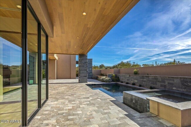 Building Photo - 10249 E Joy Ranch Rd