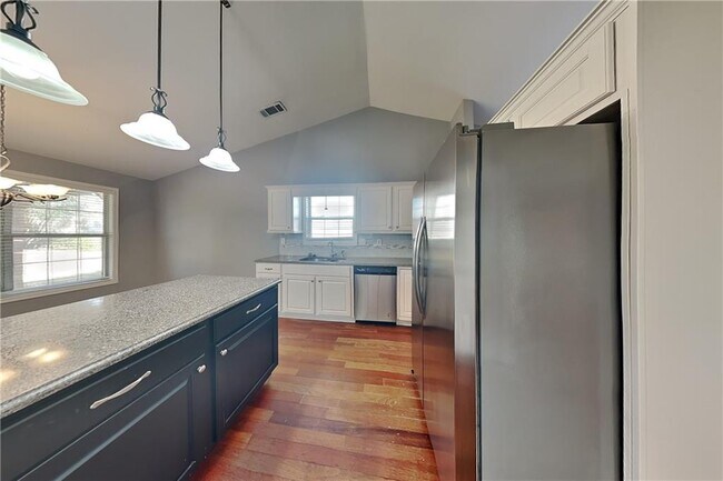 Building Photo - 1012 Fairmont Park Dr