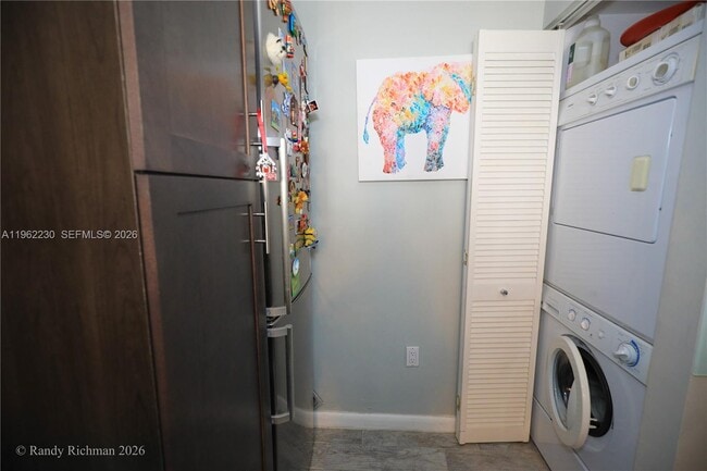 Building Photo - 600 NE 36th St