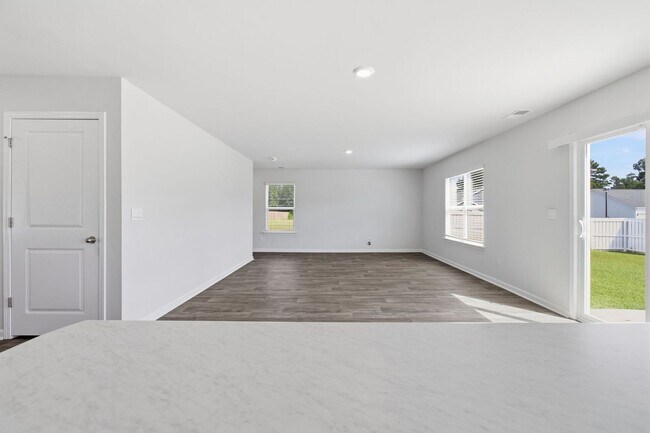Building Photo - 119 Stella Blfs Dr