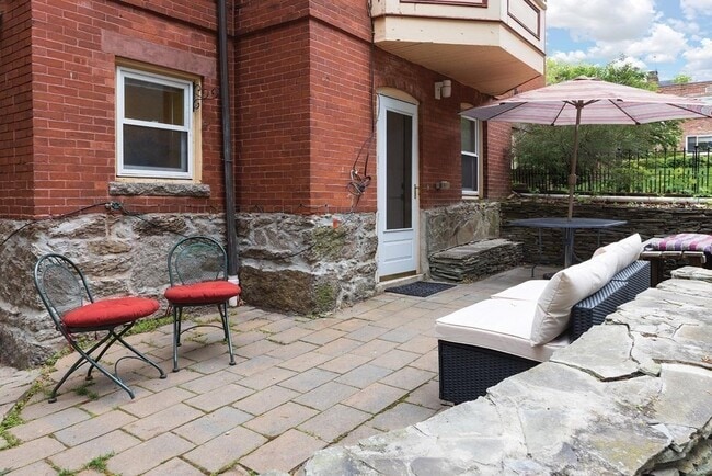 Building Photo - 16 Kent Square