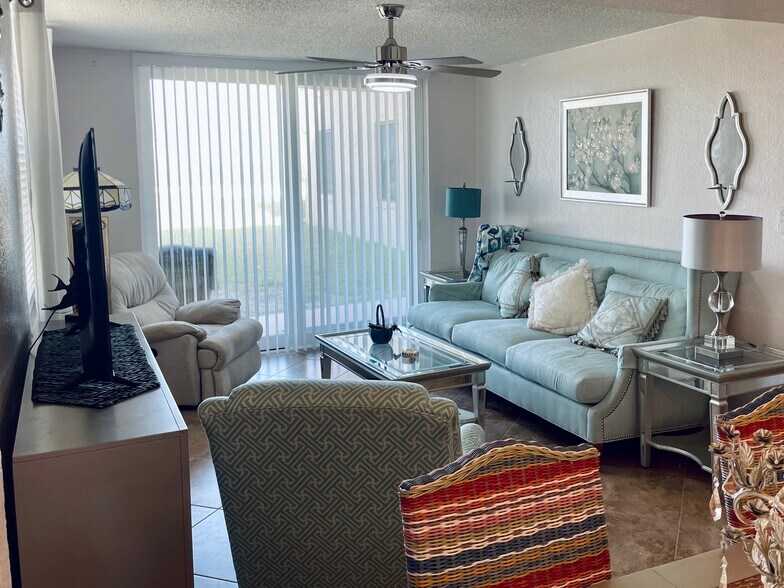 Building Photo - 3360 Ocean Shore Blvd