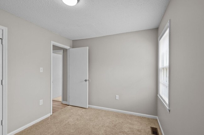 Building Photo - Cute Remodeled home in Cul-de-sac