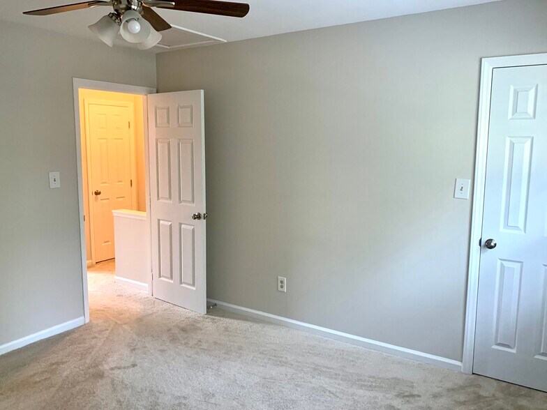 Building Photo - 2906 Old Mill Stream Ct
