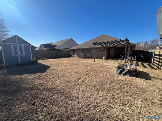 Building Photo - 206 Healey Dr