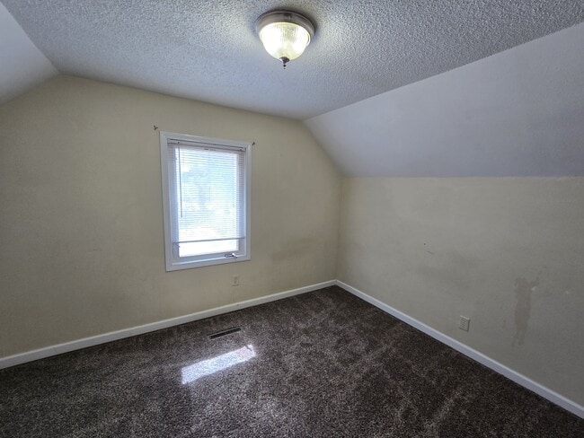 Building Photo - 330 Cottage St