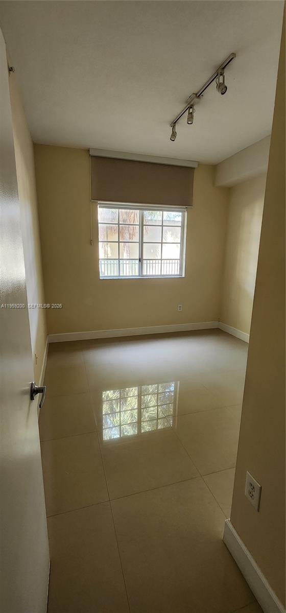 Building Photo - 7360 NW 114th Ave