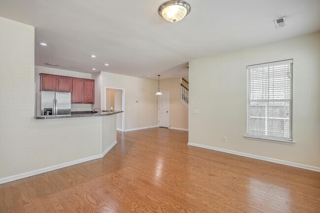 Building Photo - 230 Cameron St