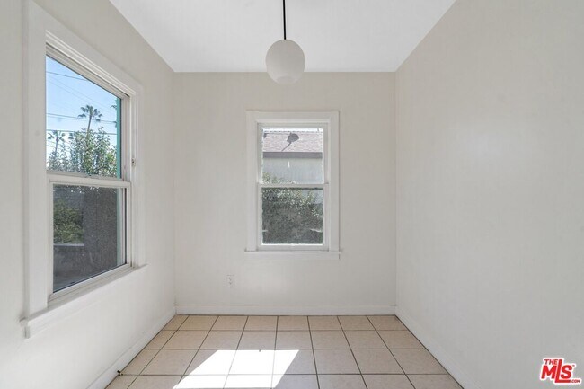 Building Photo - 5606 S Rimpau Blvd
