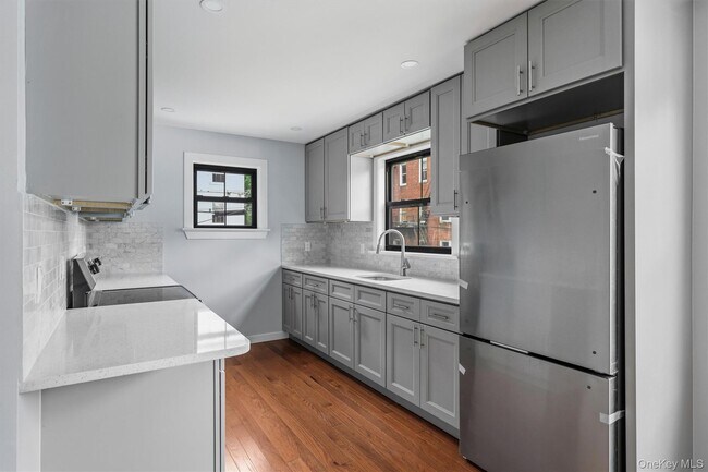 Building Photo - 133 N Miller St