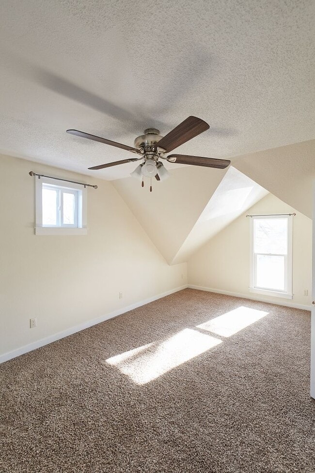 Building Photo - Lincoln