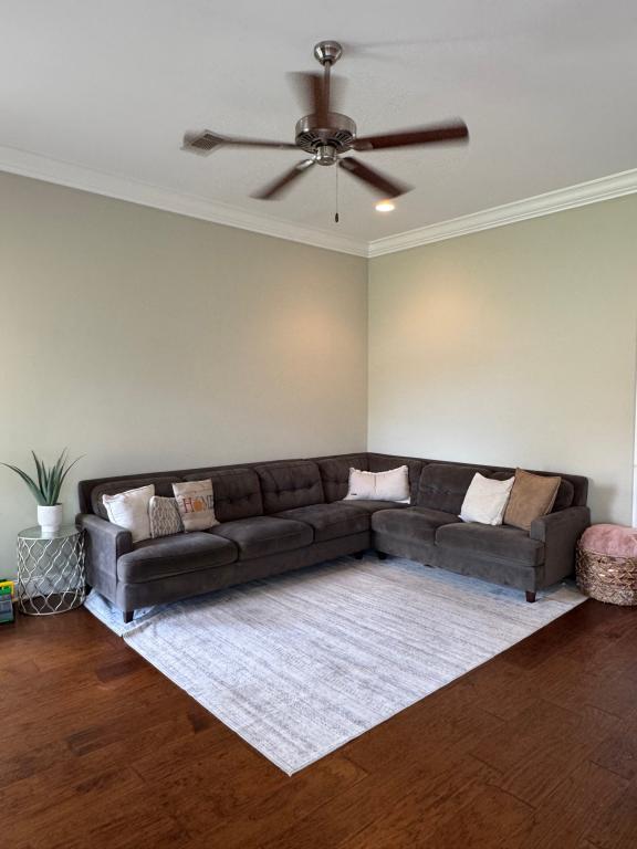 Building Photo - 222 Buttonwood Ln