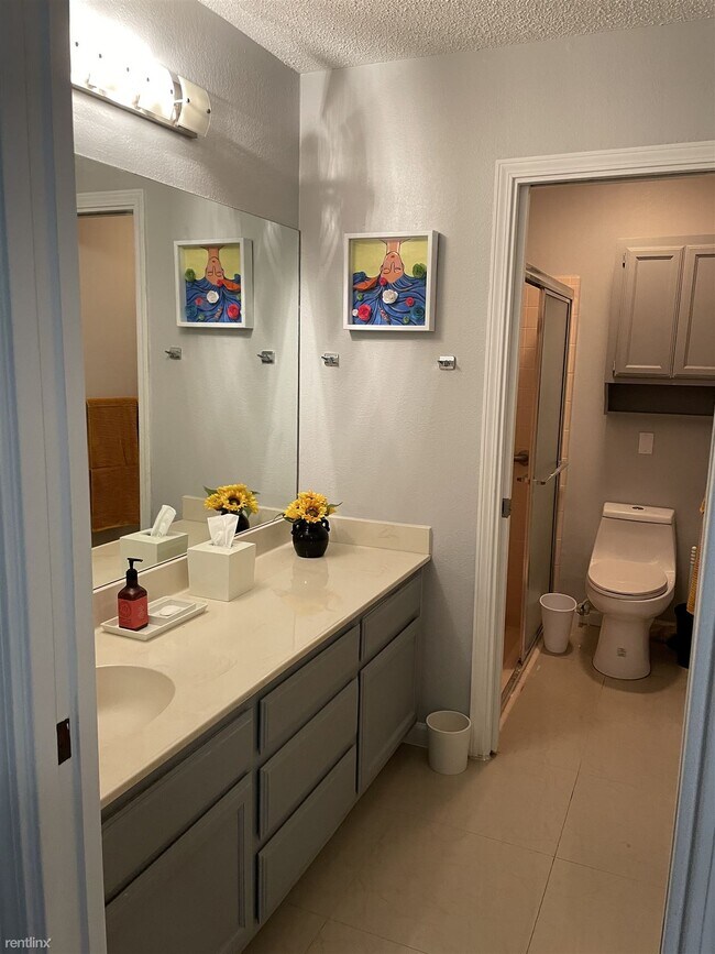 Building Photo - 2 br, 2 bath Duplex - 6251 Camelot Drive
