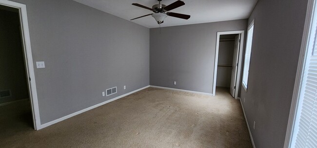 Building Photo - Wonderful 3 bed 2.5 Bath in Waldo! Availab...