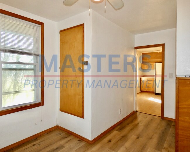 Building Photo - 1026 Oakwood Ave