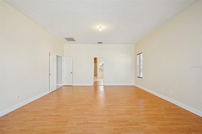 Building Photo - 918 Academy Dr