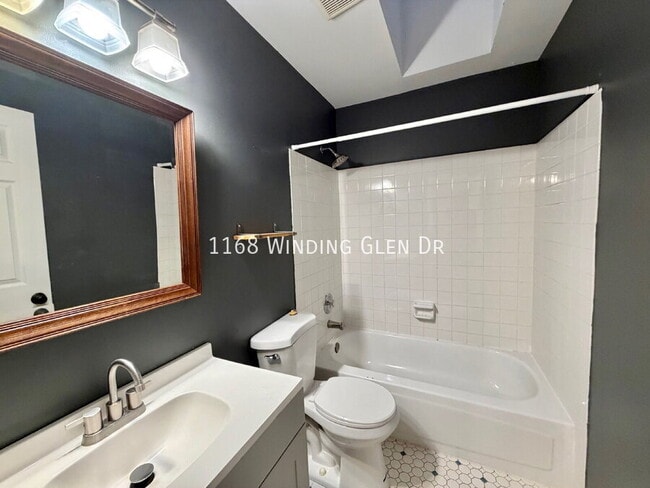 Building Photo - 1168 Winding Glen Dr