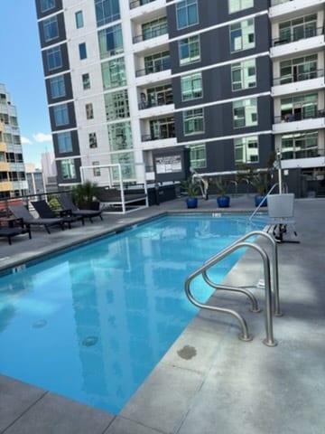 Building Photo - 425 W Beech St