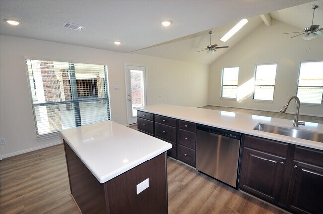 Building Photo - 3404 Bahia Rd