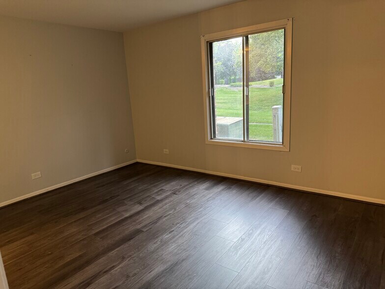 Master Bedroom - 1601 Thames Ct