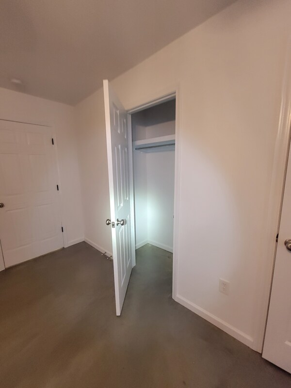 Building Photo - 242 Skylane Dr