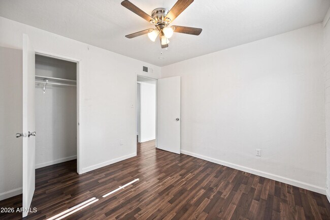 Building Photo - 4326 N 13th Pl