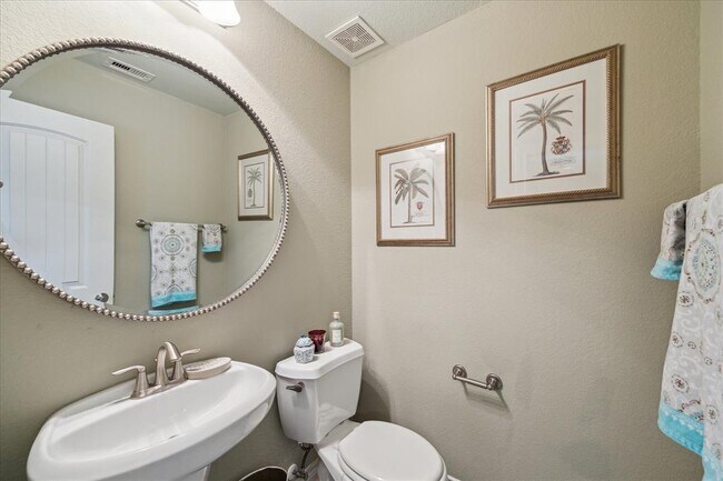 Building Photo - 18511 Arlan Lake Dr