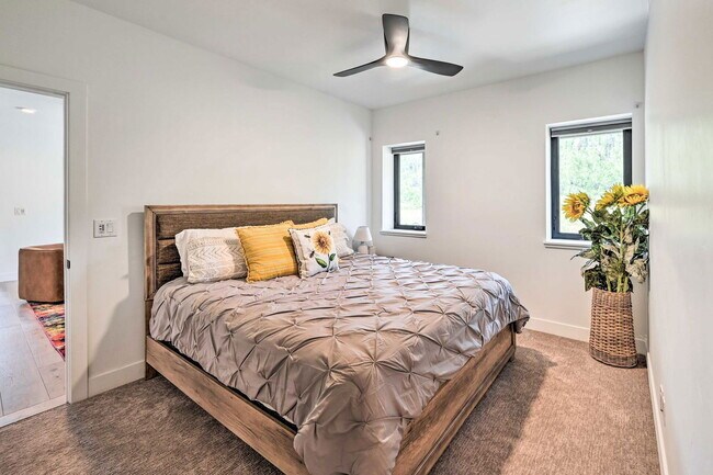 Building Photo - 30610 Boot Ct