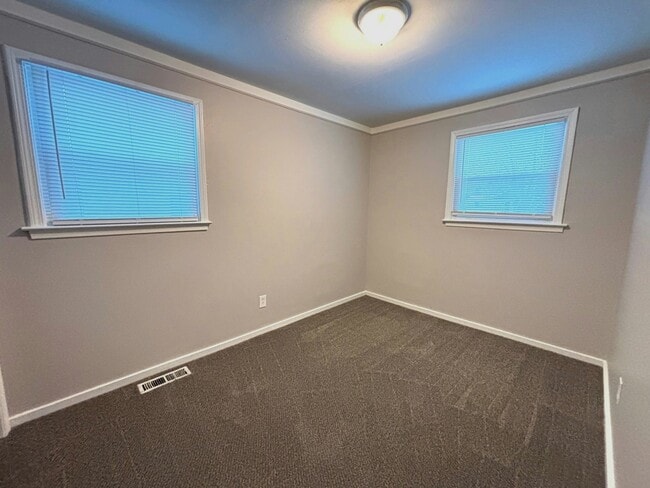 Building Photo - 11340 Fisher Ave