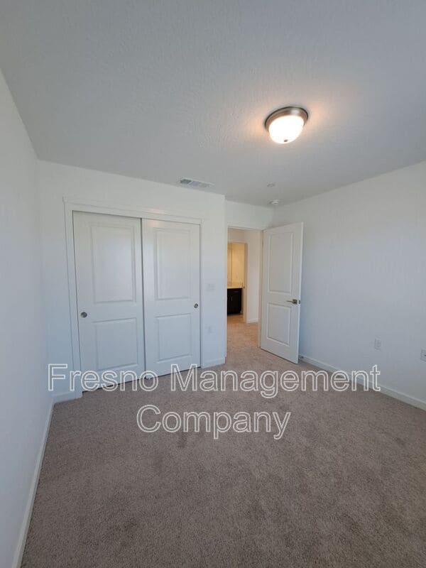 Building Photo - 2889 E Escarpa Dr