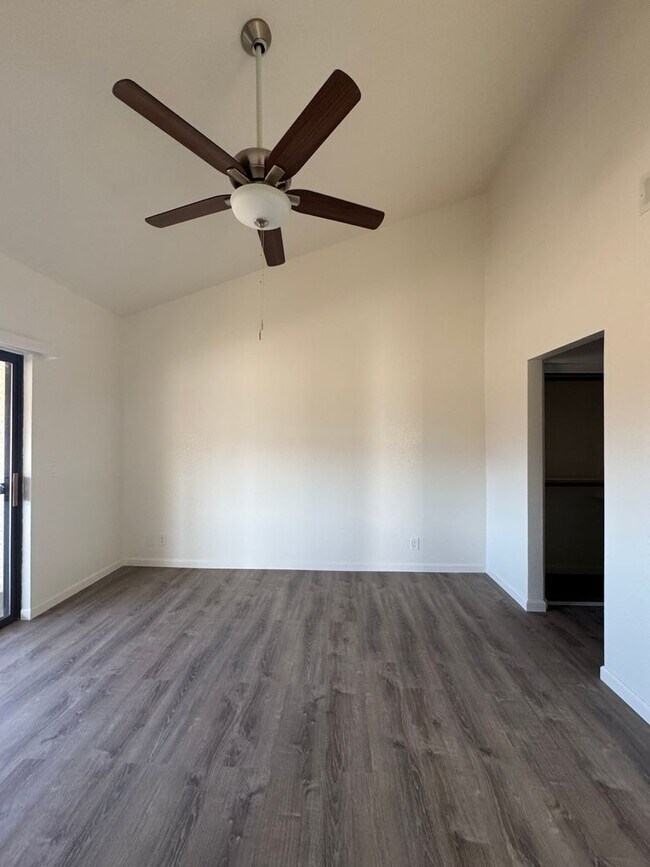 Building Photo - Stunning Remodeled 3-Bed Condo with River & Casino Views!