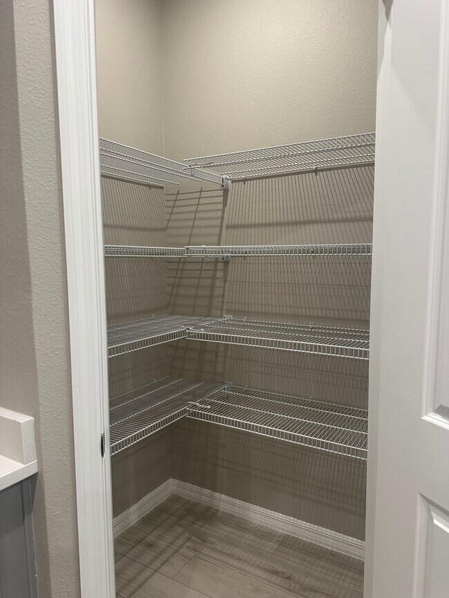 Building Photo - 1300 Plumbago Ct