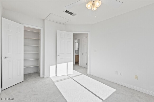 Building Photo - 9475 S Soloshine St