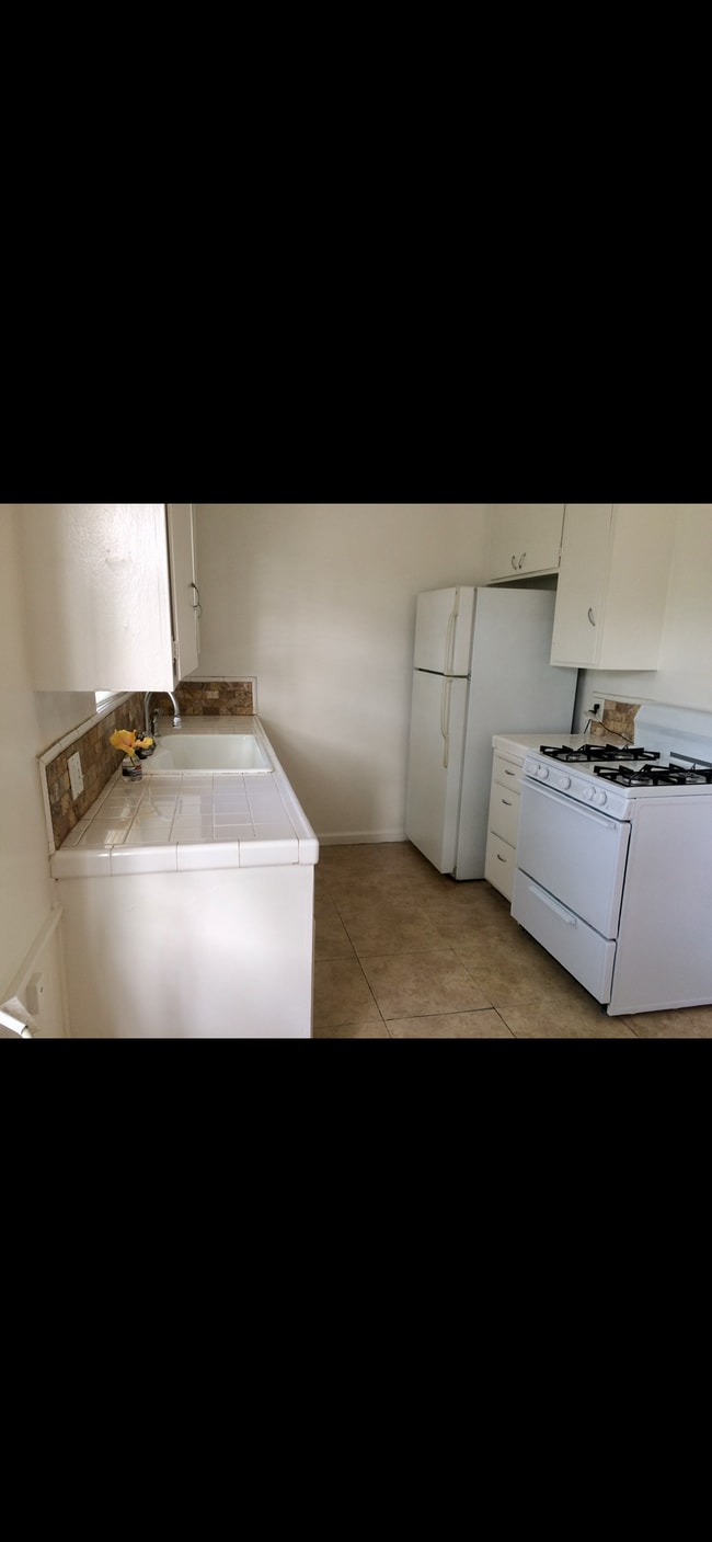 Building Photo - 6701 Whitsett Ave