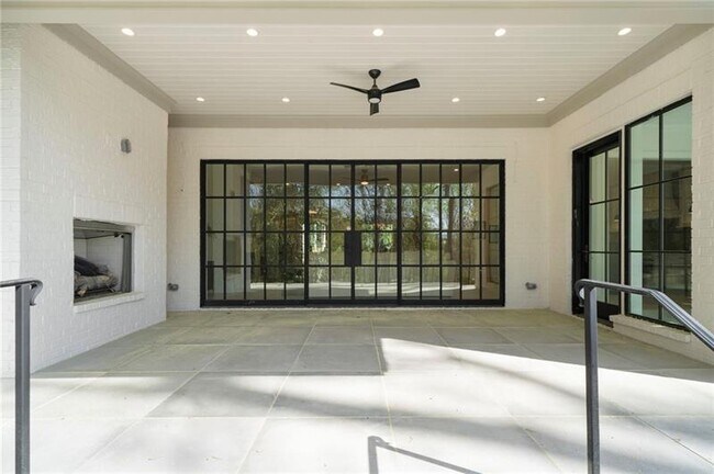 Building Photo - 1074 Moores Mill Rd NW